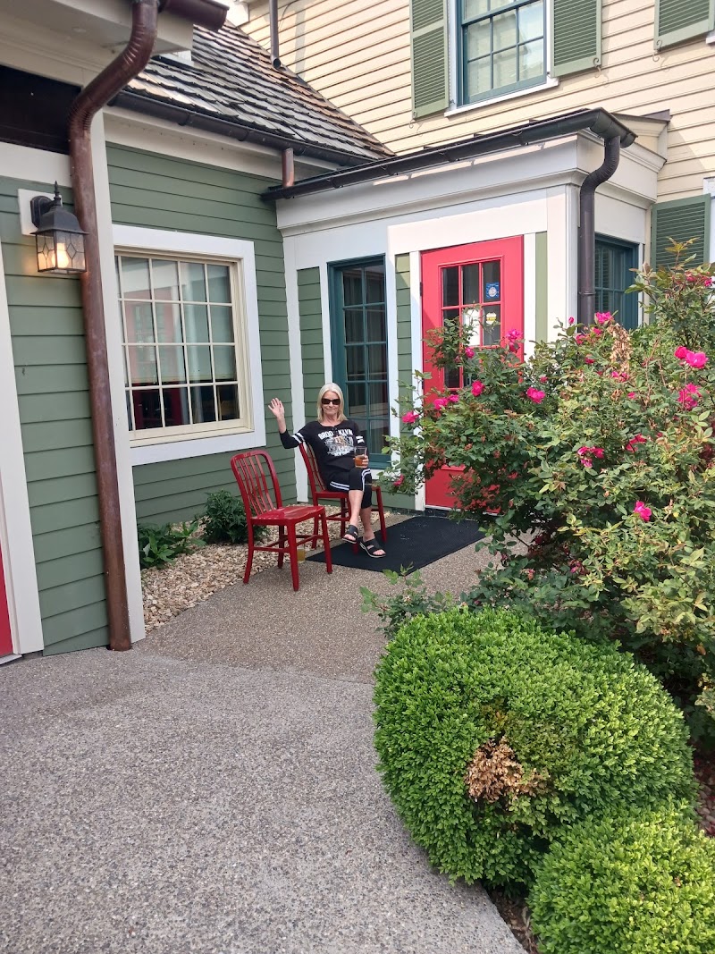 Howard's Creek Inn - Event Venue in White Sulphur Springs, West Virginia