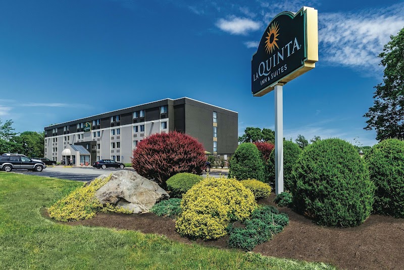 La Quinta Inn & Suites by Wyndham Warwick Providence Airport - Event Venue in Warwick, Rhode Island
