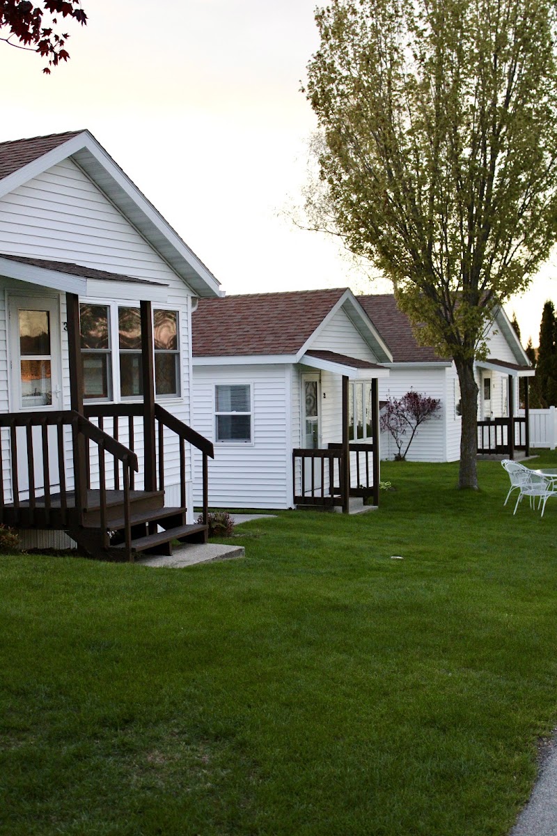Edgewater Cottages - Event Venue in Fish Creek, Wisconsin