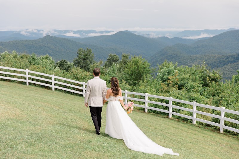 Summit on Cross Mountain - Event Venue in Jefferson, North Carolina