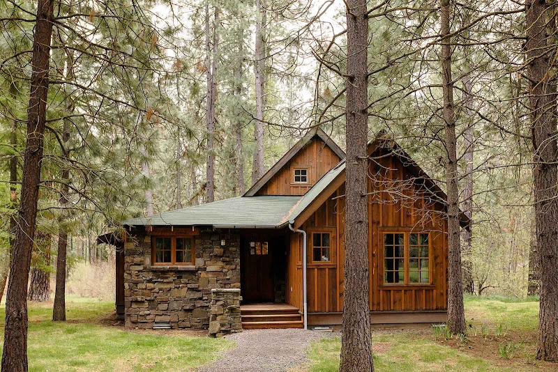 Lake Creek Lodge - Event Venue in Camp Sherman, Oregon
