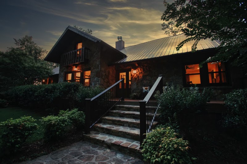 Bee on the Brow Bed and Breakfast - Event Venue in Mentone, Alabama