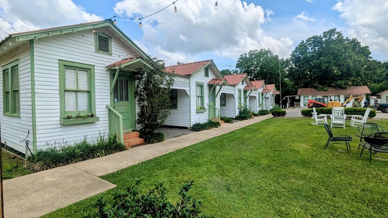 3 V Tourist Court - Event Venue in Saint Francisville, Louisiana