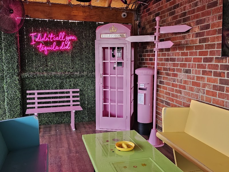 Jolly Ollie's Pizza & Pub - Event Venue in Hendersonville, Tennessee