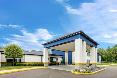 City Express by Marriott Petoskey Harbor Springs - Event Venue in Petoskey, Michigan