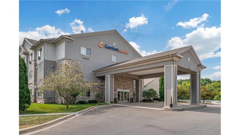 Comfort Suites Lake Geneva East - Event Venue in Lake Geneva, Wisconsin