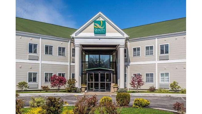 Quality Inn & Suites Middletown - Newport - Event Venue in Middletown, Rhode Island