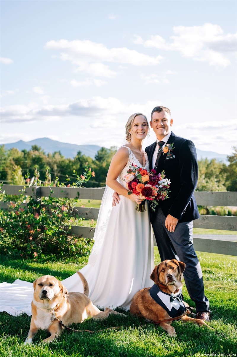 Bellevue Barn at Carlisle Place - Event Venue in Jefferson, New Hampshire