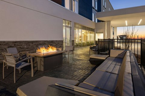 SpringHill Suites by Marriott Bettendorf - Event Venue in Bettendorf, Iowa