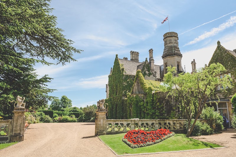 Manor By The Lake - Event Venue in Cheltenham, Gloucestershire
