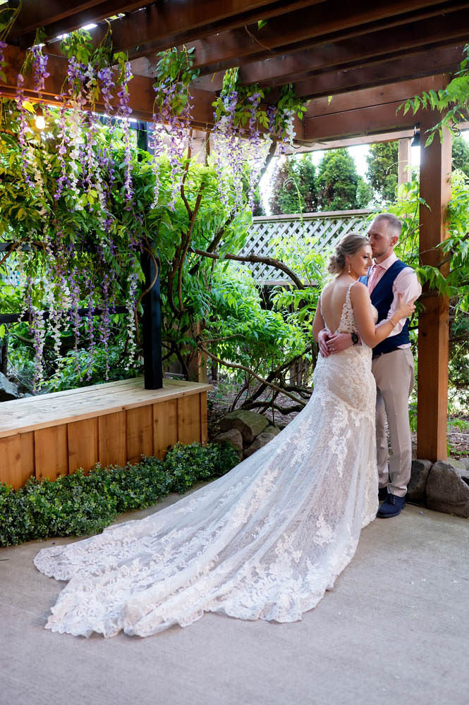 The Troutdale House by the Sandy River - Event Venue in Troutdale, Oregon