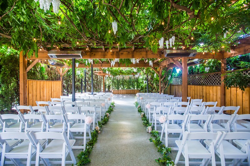 The Troutdale House by the Sandy River - Event Venue in Troutdale, Oregon