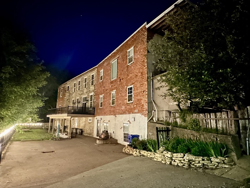 River Rock Inn - Event Venue in Bellevue, Iowa
