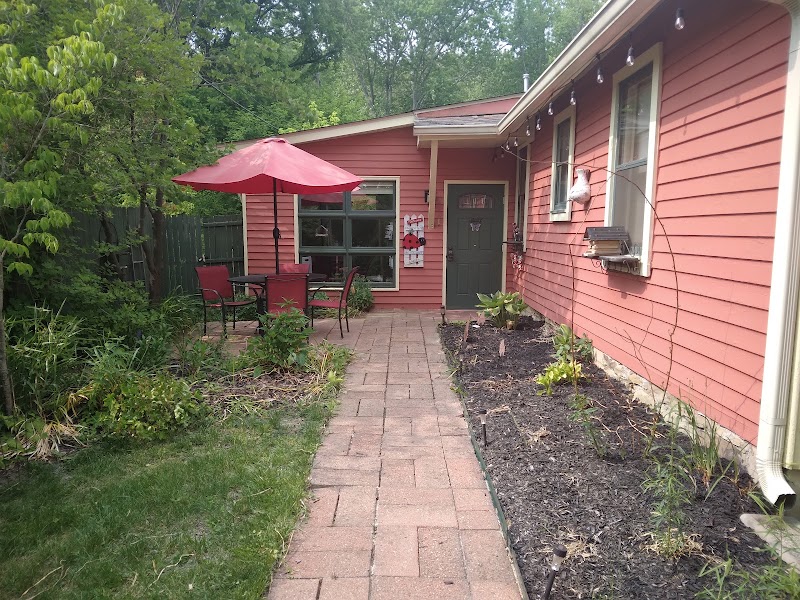 Betty Lou's Garden Guest Suite - Event Venue in Nashville, Indiana