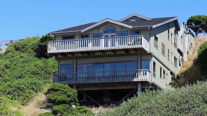 Wizard Hat Beach House - Event Venue in Bandon, Oregon