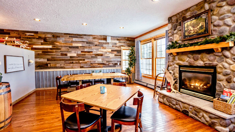Skyport Lodge & Raven Rock Grill - Event Venue in Grand Marais, Minnesota