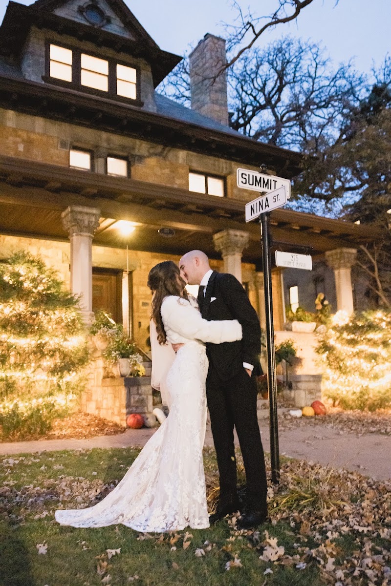 Summit Manor Reception House - Event Venue in Saint Paul, Minnesota