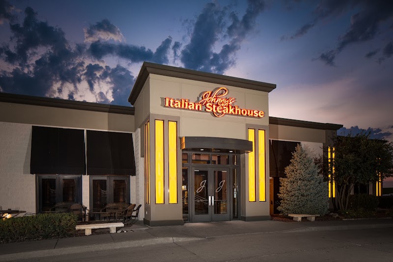 Johnny's Italian Steakhouse - Event Venue in Des Moines, Iowa