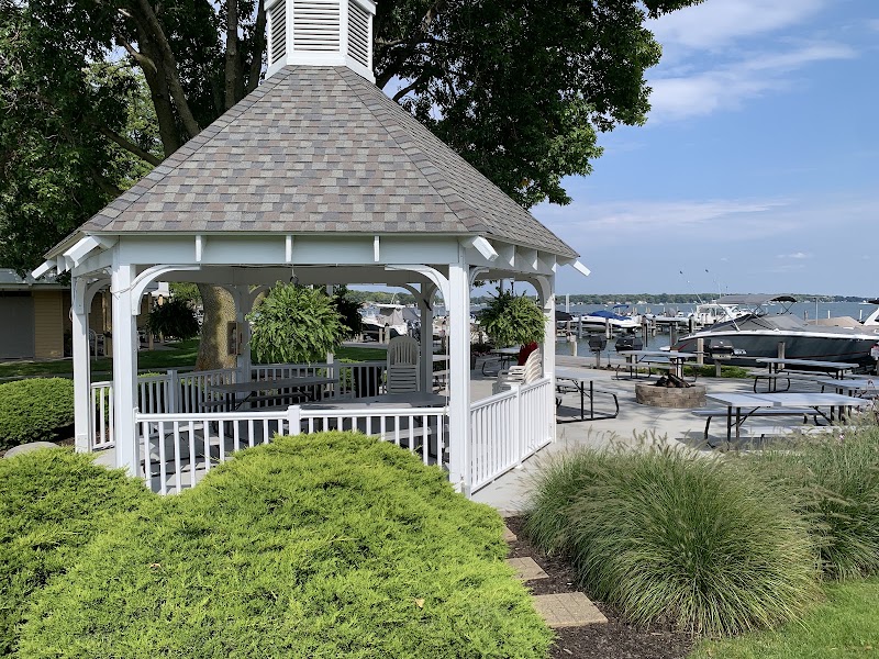 Lake Ranch Resort Waterfront Hotel - Event Venue in Holland, Michigan