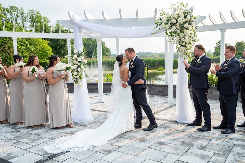 Swan Club On The Harbor - Event Venue in Roslyn, New York