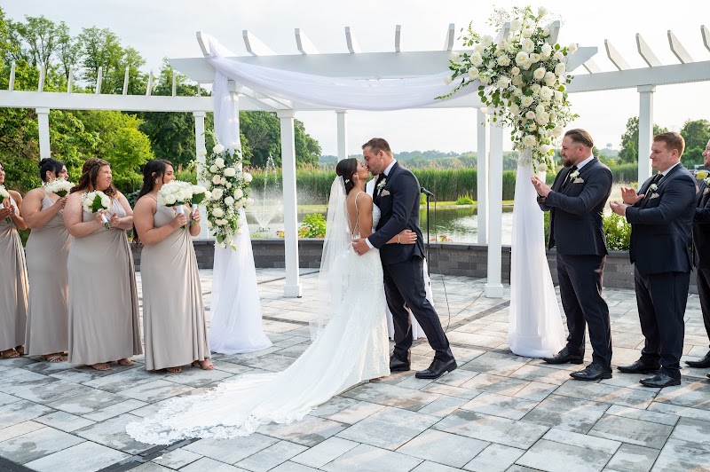 Swan Club On The Harbor - Event Venue in Roslyn, New York