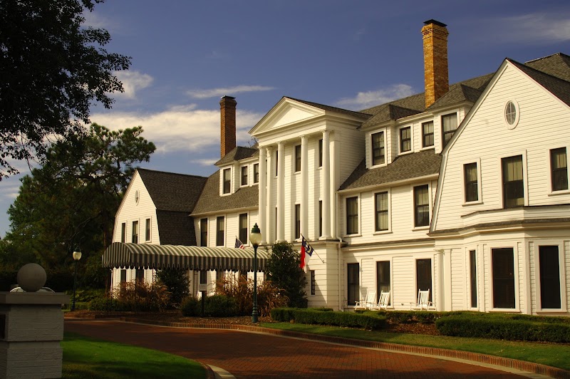 The Holly Inn - Event Venue in Pinehurst, North Carolina