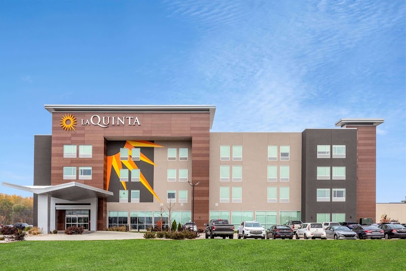 La Quinta Inn & Suites by Wyndham Shorewood - Event Venue in Shorewood, Illinois