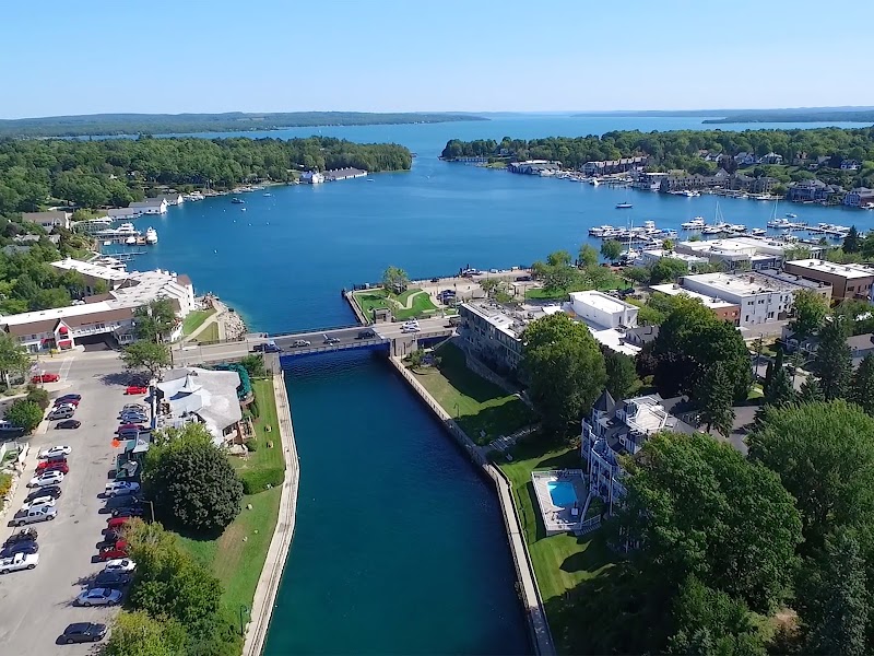 Edgewater Inn - Event Venue in Charlevoix, Michigan