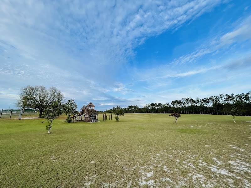 Pine Lake Retreat - Event Venue in Groveland, Florida