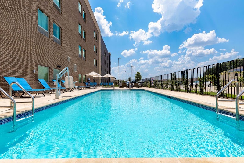 La Quinta Inn & Suites by Wyndham Round Rock near Kalahari - Event Venue in Round Rock, Texas