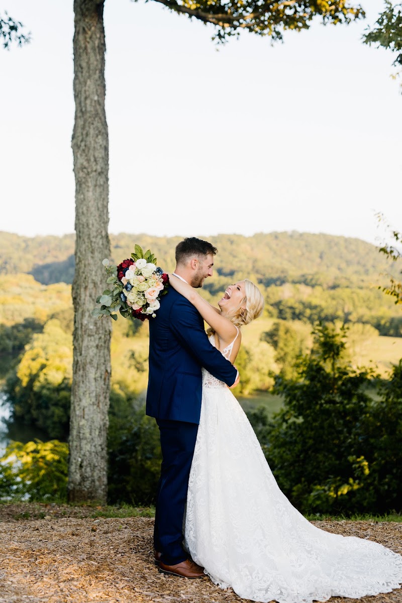 Owen Farm Middle Tennessee Wedding Venue - Event Venue in Cheatham County, Tennessee