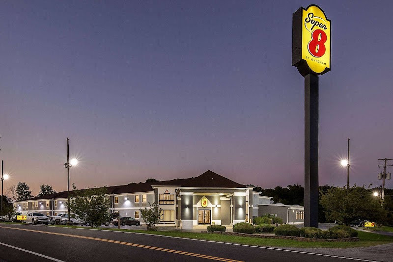 Super 8 by Wyndham Dickson - Event Venue in Dickson, Tennessee