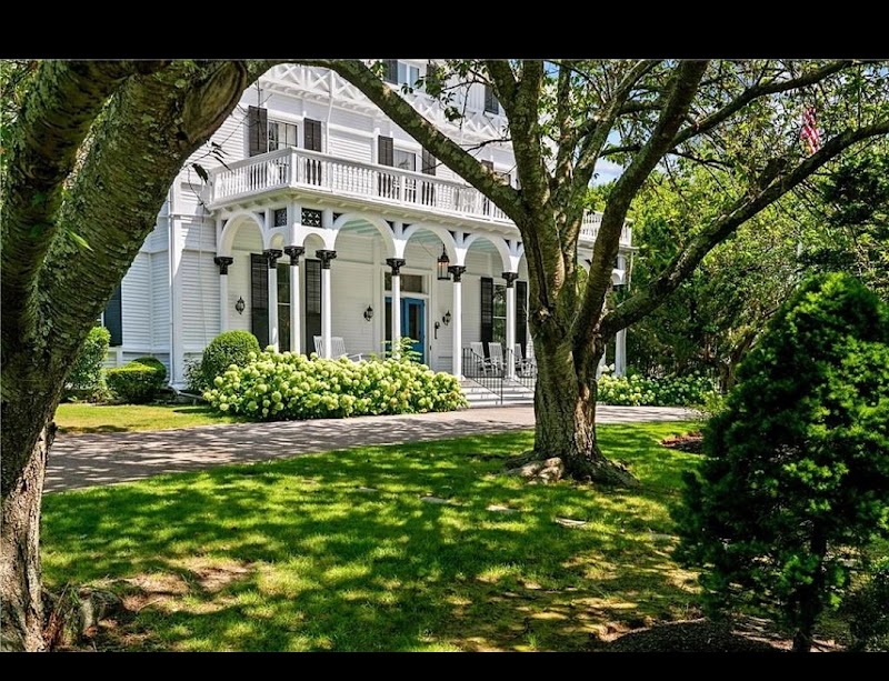 The Hamilton Hoppin House (Formerly Villa 120 Inn) - Event Venue in Middletown, Rhode Island