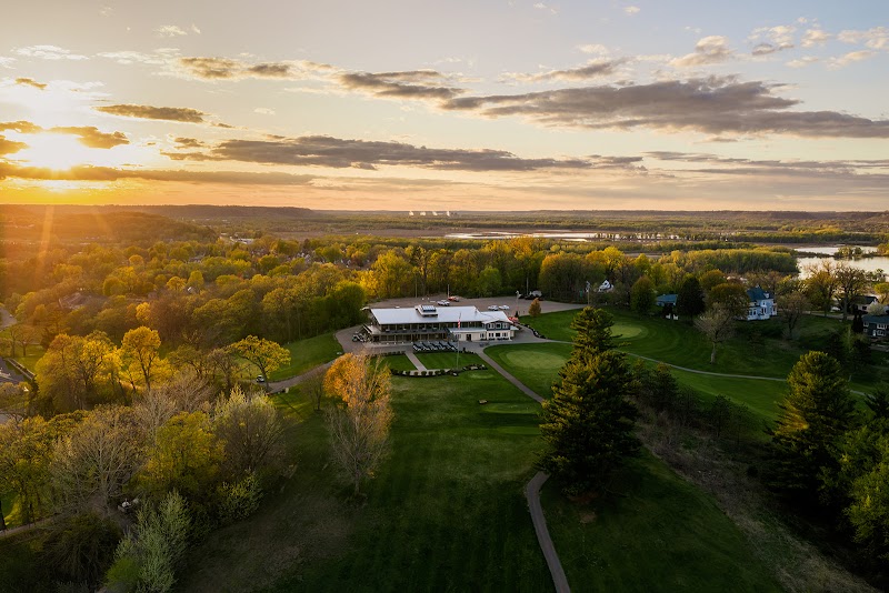 Red Wing Golf Course | Nineteen Bar+Grill | The Skyroom Wedding Venue - Event Venue in Red Wing, Minnesota