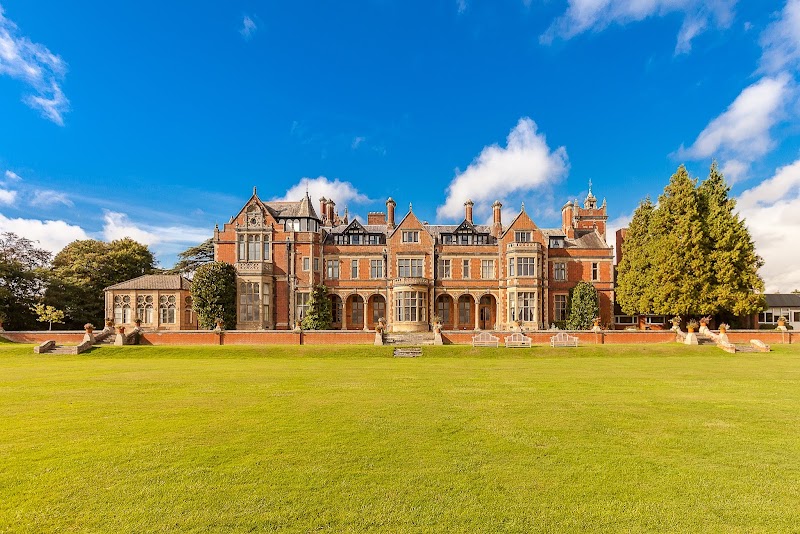 Frensham Hall Weddings - Event Venue in Rowledge, Surrey