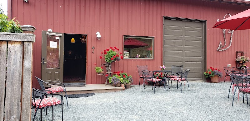 Dancing Fish Vineyards - Event Venue in Freeland, Washington