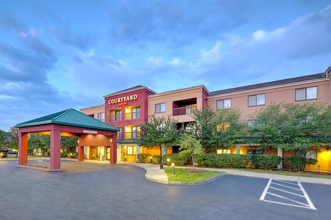 Courtyard by Marriott Manchester-Boston Regional Airport - Event Venue in Manchester, New Hampshire