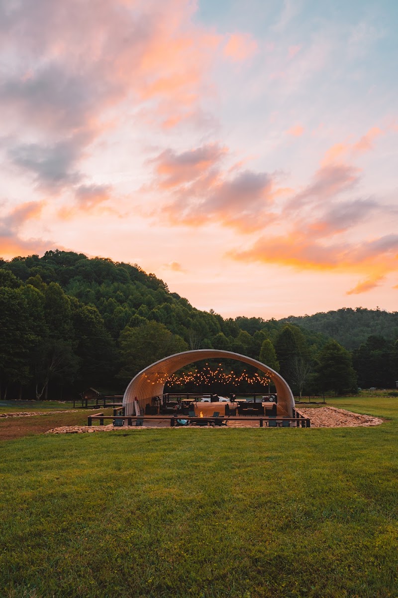 Glamping Retro - Event Venue in Erwin, Tennessee