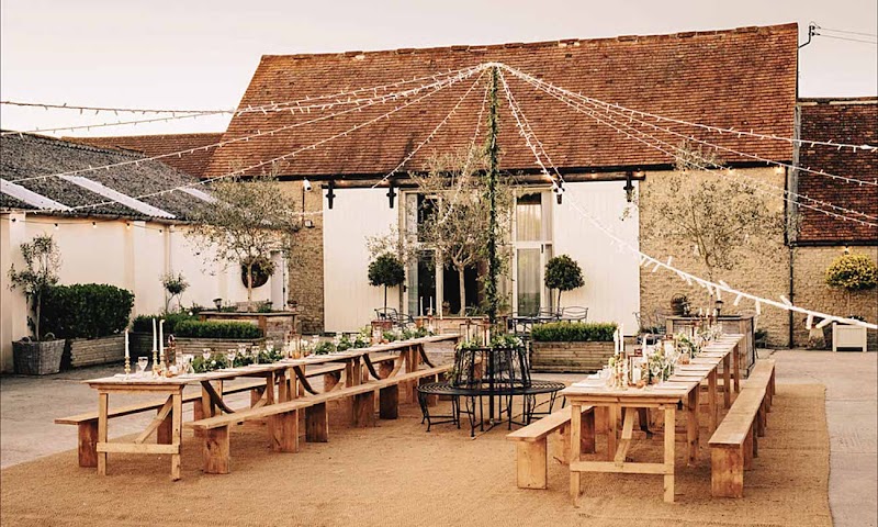 Stratton Court Barn - Event Venue in Bicester, Oxfordshire