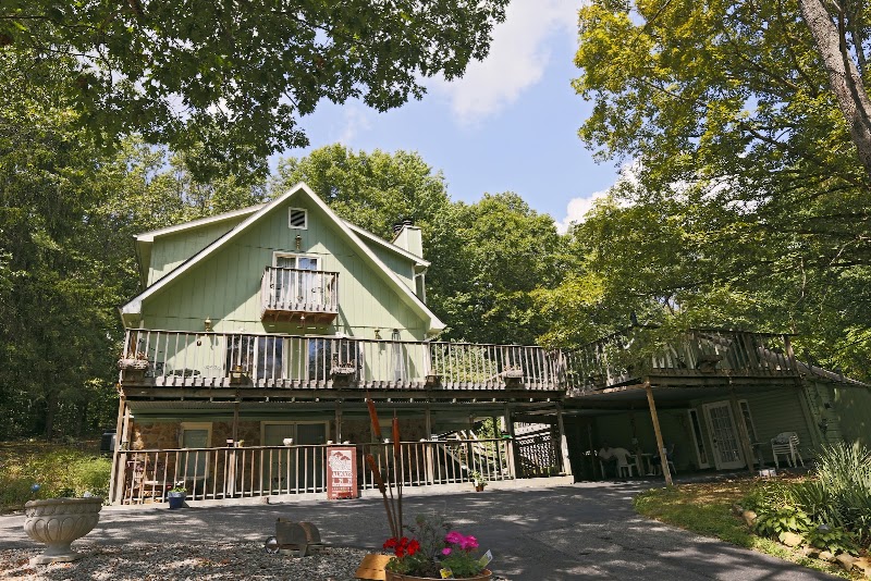 Lil Black Bear Inn - Event Venue in Nashville, Indiana
