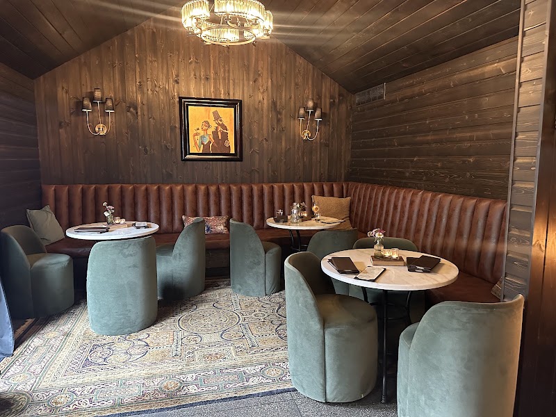 The Cottage at Wicks - Event Venue in Saugatuck, Michigan
