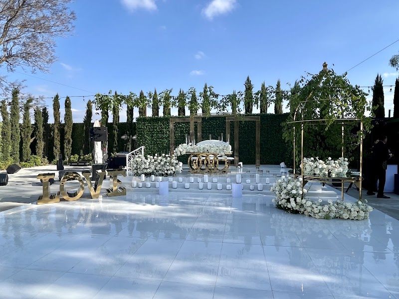 Miracle Garden by Adisleidys - Event Venue in Perris, California