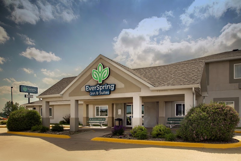 EverSpring Inn & Suites - Event Venue in Oskaloosa, Iowa