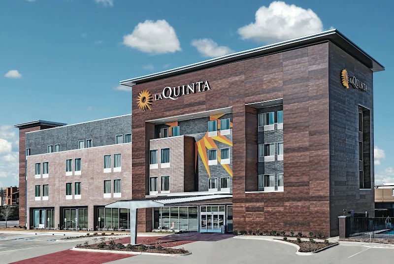 La Quinta Inn & Suites by Wyndham Dallas Grand Prairie North - Event Venue in Grand Prairie, Texas