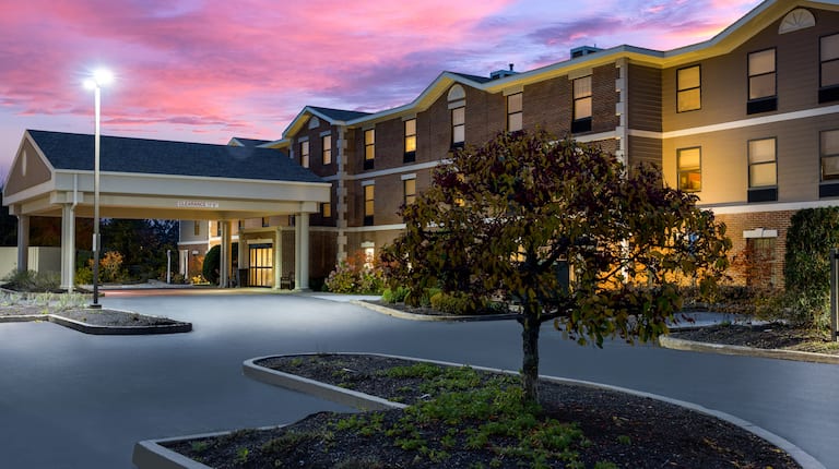 Hampton Inn & Suites by Hilton Petoskey - Event Venue in Petoskey, Michigan