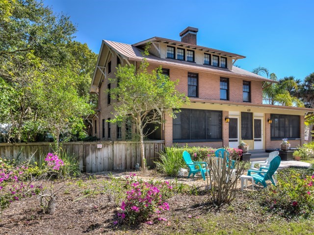 ADORA INN - Event Venue in Mount Dora, Florida
