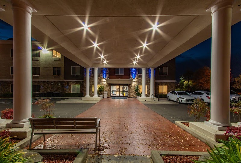 Holiday Inn Express & Suites Roseville - Galleria Area by IHG - Event Venue in Roseville, California