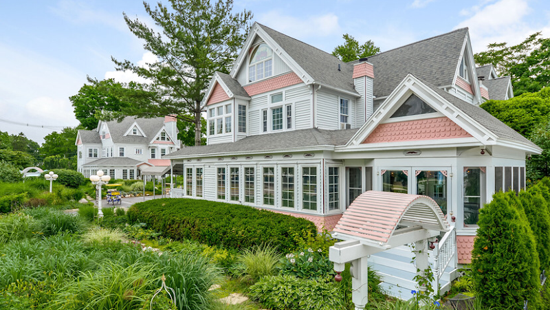 Yelton Manor Boutique Hotel B&B - Event Venue in South Haven, Michigan