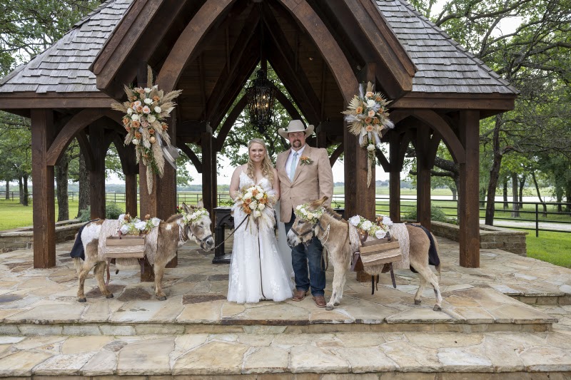 Classic Oaks Wedding & Event Venue - Event Venue in Mansfield, Texas