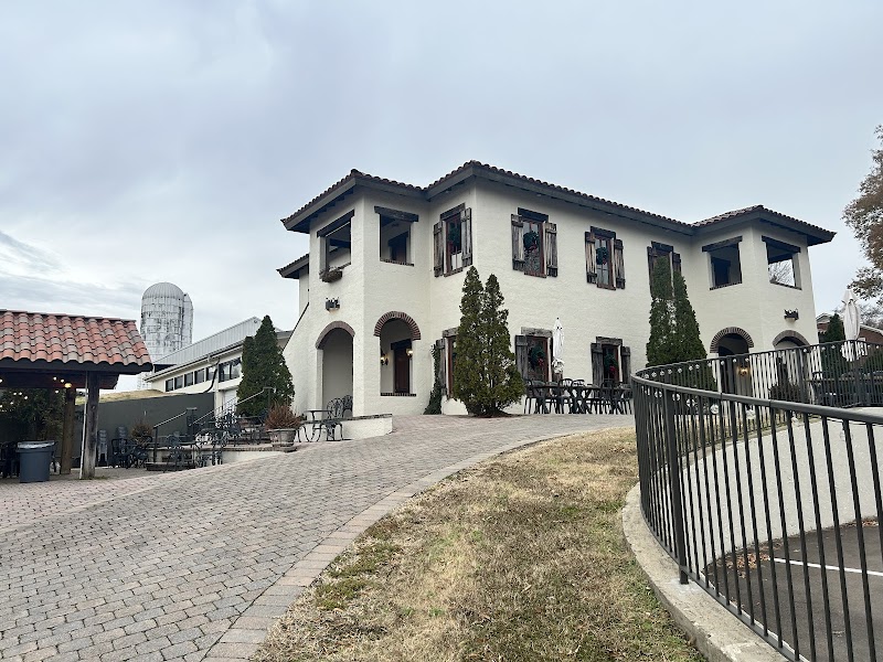 Crown Winery - Event Venue in Humboldt, Tennessee